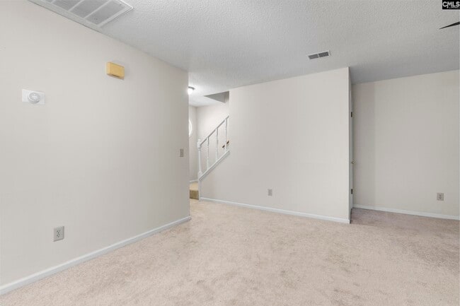 Building Photo - 241 Friarsgate Blvd