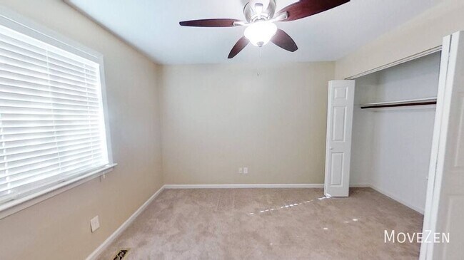 Building Photo - 7223 Sandy Creek Dr