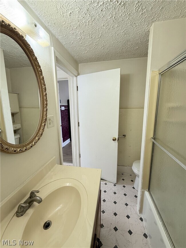 Building Photo - 1253 California Ave