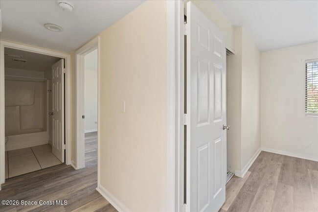 Building Photo - 1870 Agora Cir SE