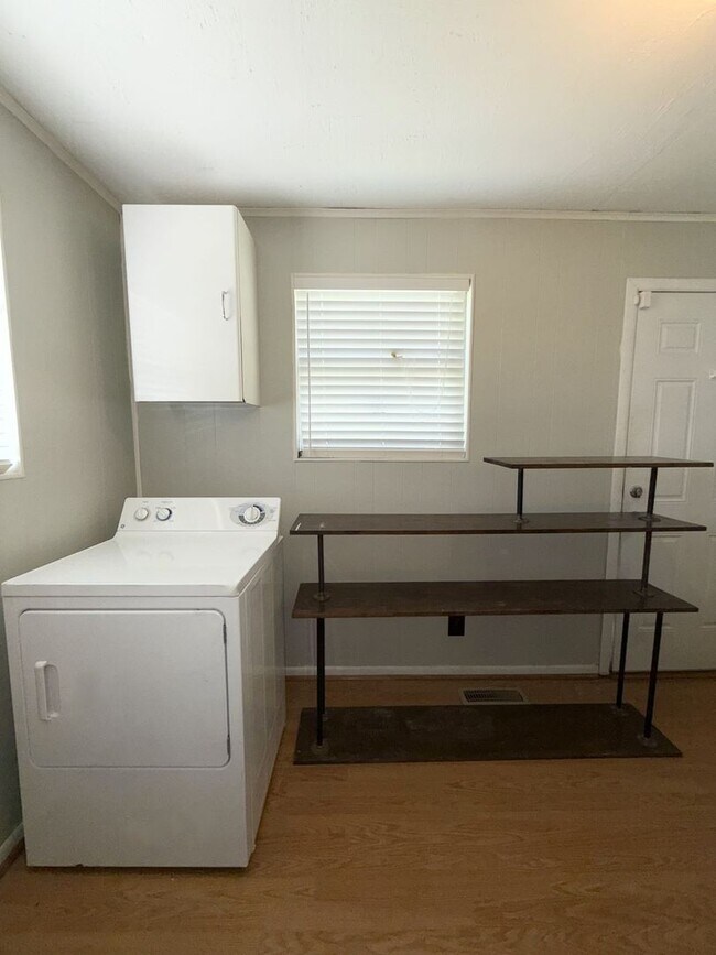 Building Photo - Charming 2 Bedroom, 1 Bath house in the heart of Nashville, TN