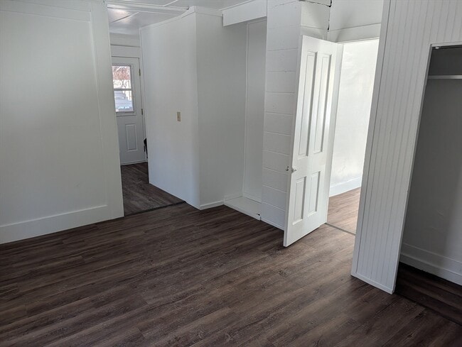 Building Photo - 9 Turnpike Rd