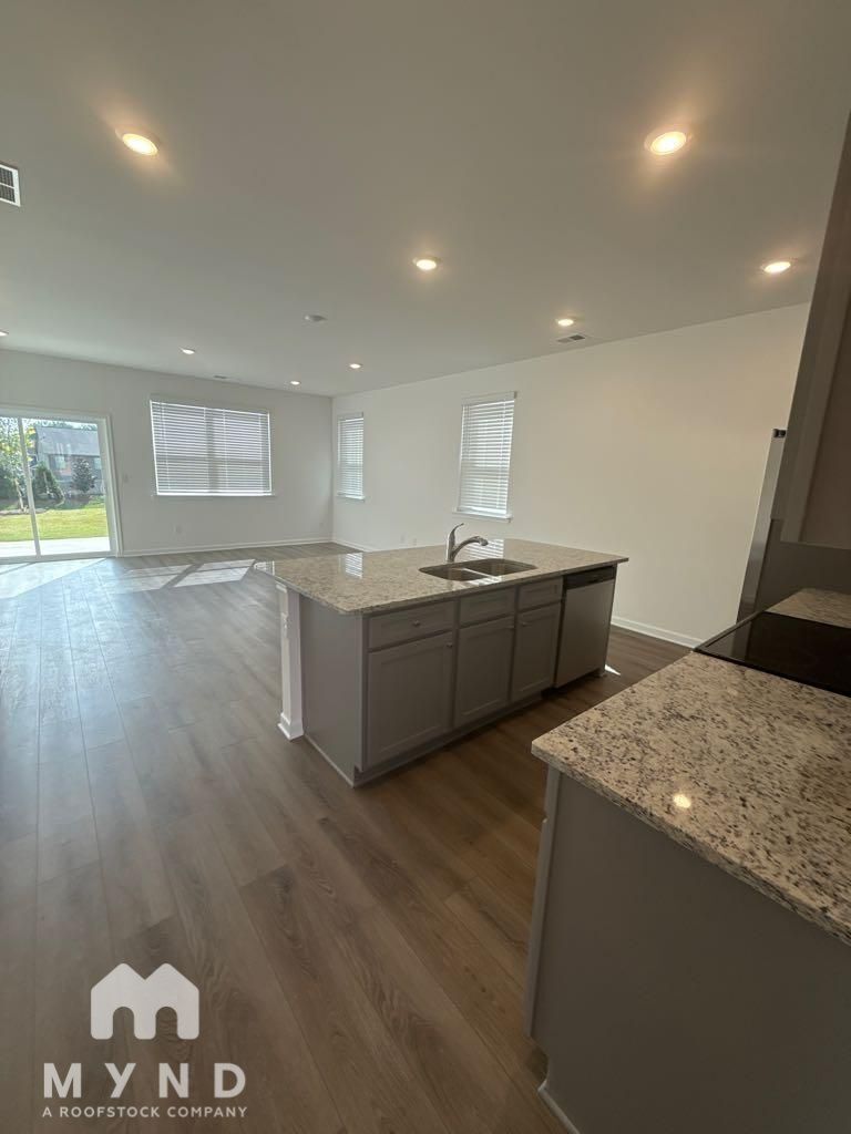 Building Photo - 253 Kenoot Dr