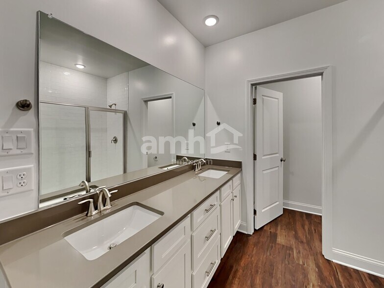 Building Photo - 4980 Bill Cheek Rd