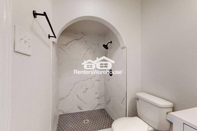 Building Photo - MOVE IN READY - 3BED/2BATH - PLANO, TEXAS