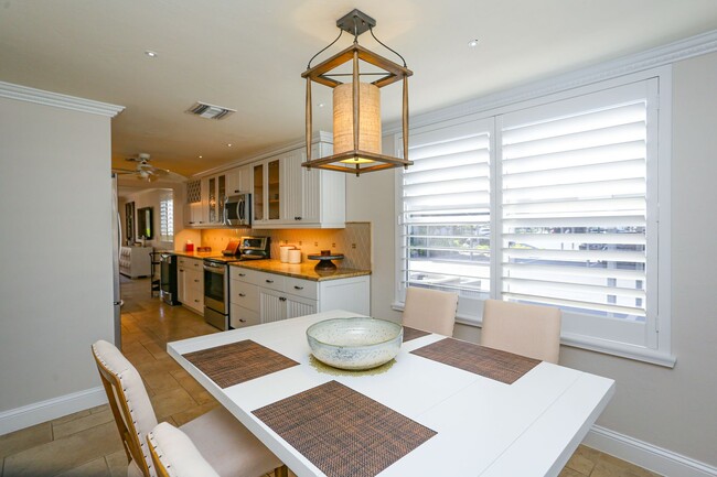 Building Photo - Live the Naples Lifestyle – Elegant 2BR/2B...