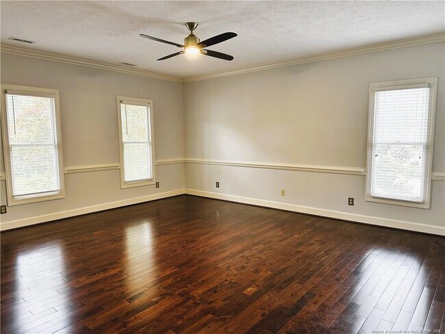 Building Photo - 493 Kingsford Rd