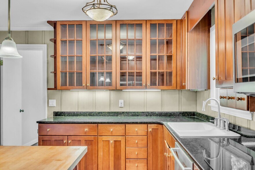 Building Photo - 526 Davidson Rd