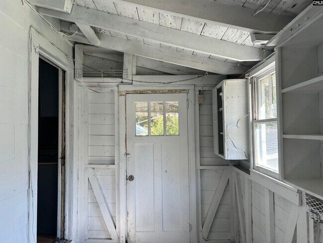 Building Photo - 804 Columbia College Dr