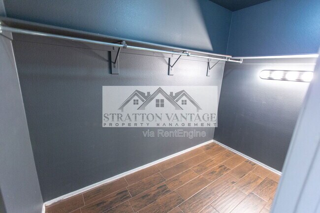 Building Photo - 9630 W Kingman St