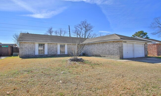 Building Photo - 14239 Montaigne Dr