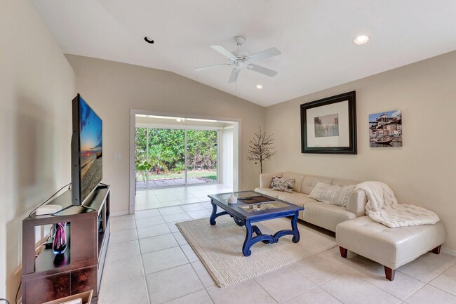 Building Photo - 14211 W La Sedona Cir