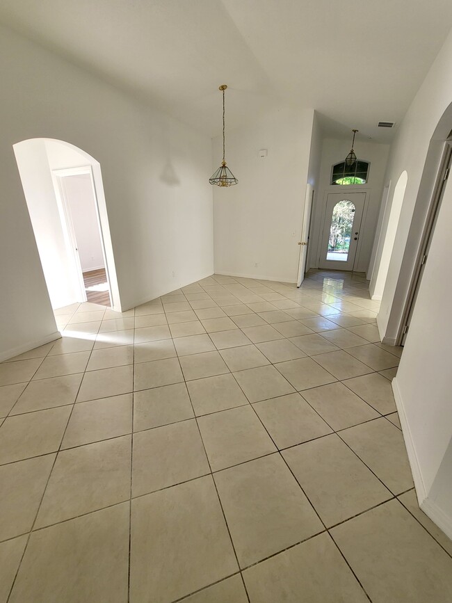 Building Photo - 12750 Sophiamarie Loop
