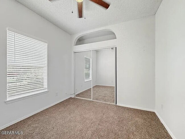 Building Photo - 659 Jeanny Marie Ct