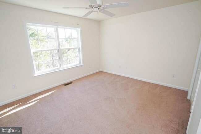 Building Photo - 403 Parkview Ct