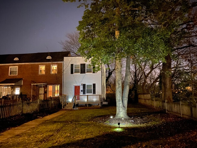 Building Photo - 127 Dale St