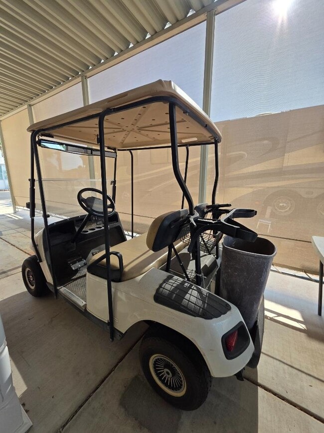 Building Photo - 5707 E 32nd St