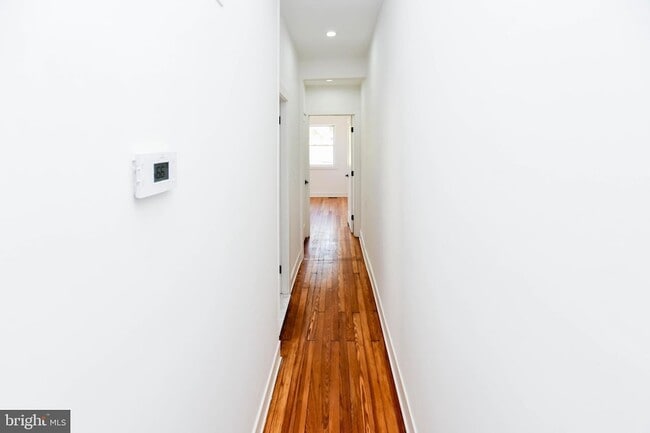 Building Photo - 104 R St NE