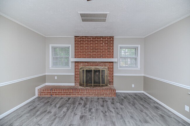Building Photo - 3226 Hawkins Ave