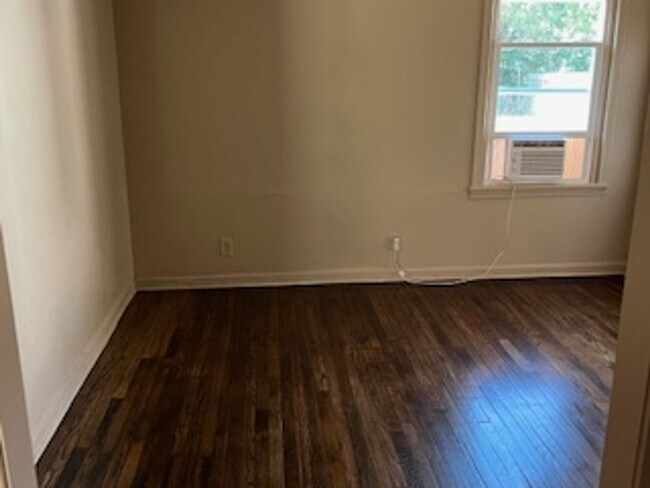 Building Photo - Affordable 2 Bedroom, 1 Bath Cottage in Bl...