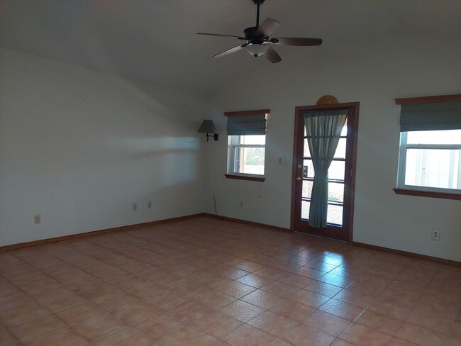 Building Photo - Beautiful Rental near Fort Bliss