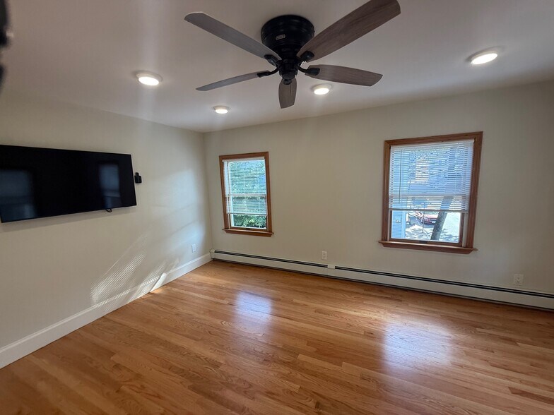 Building Photo - 48 Shannon St