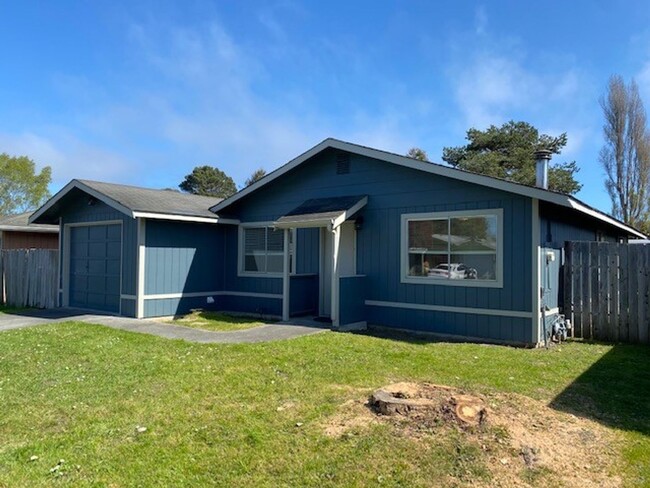 Building Photo - ARCATA! FULLY REMODELED 3 bedroom / 1.5 ba...