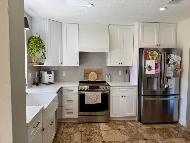 Building Photo - 350 Sailfish Dr