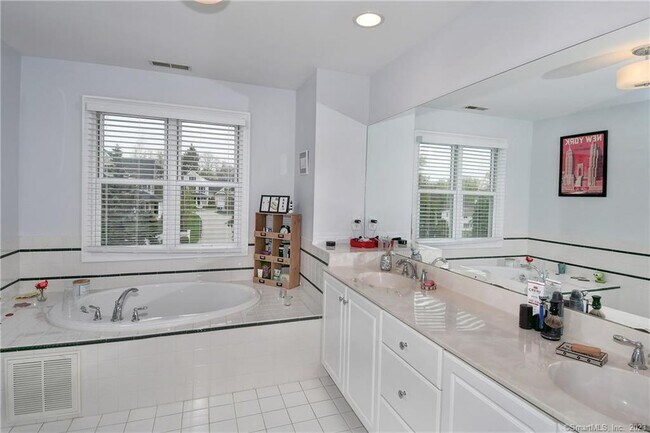 Building Photo - 59 Prospect St