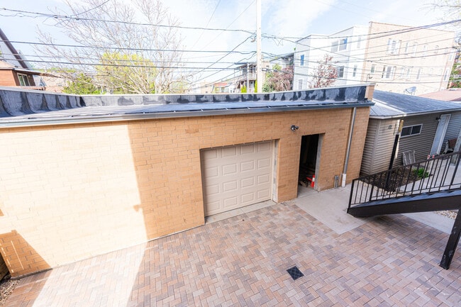 Building Photo - 5856 N Magnolia Ave