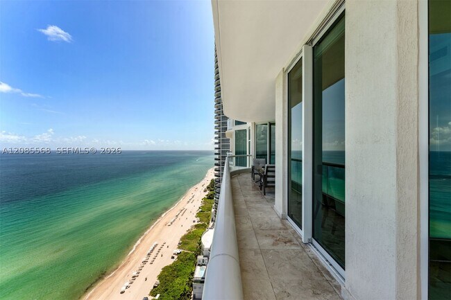 Building Photo - 16047 Collins Ave