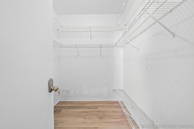 Building Photo - 10565 NW 57th Ct