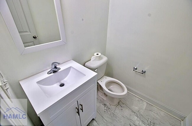 Building Photo - 702 Auburn Cv