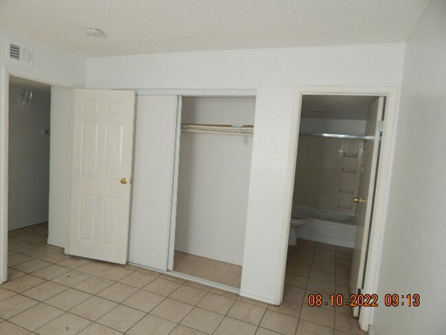 Building Photo - 2185 Exeter Dr