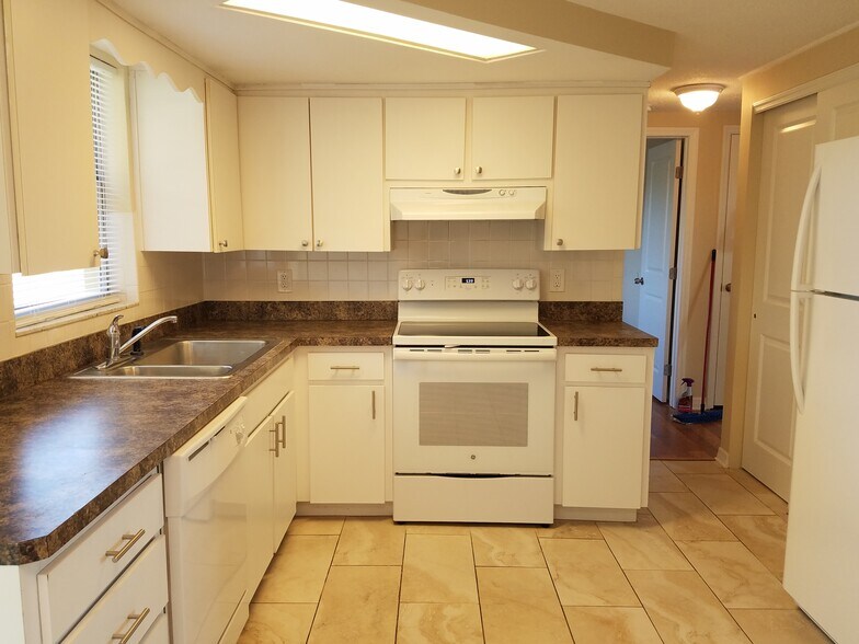 Building Photo - 3443 Elkridge Dr