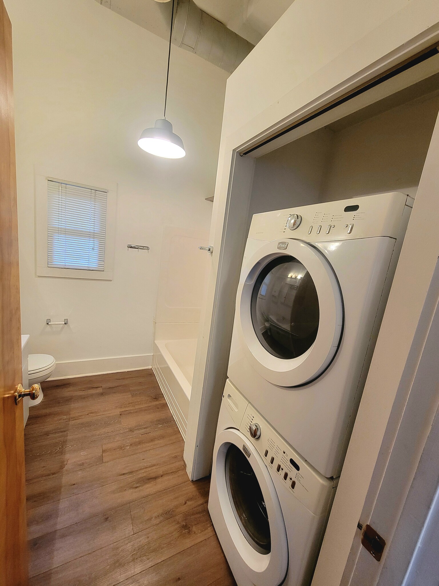 Building Photo - 122 N 3rd St