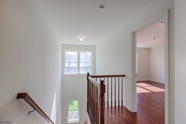 Building Photo - 15 DeCroce Ct