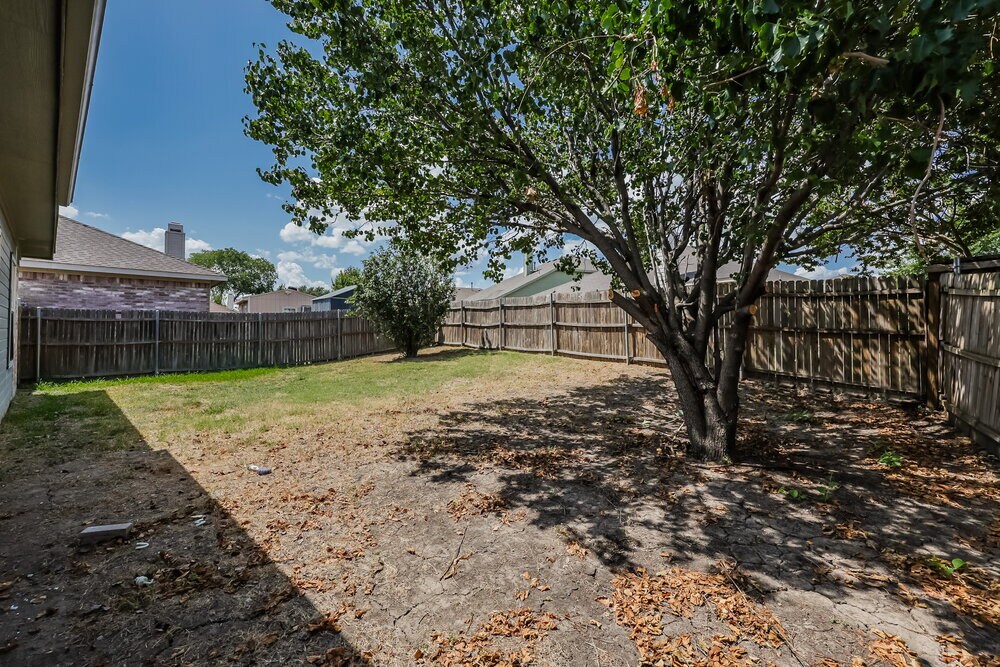 Building Photo - 2808 Earle Dr