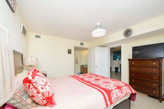 Building Photo - 3515 Village Blvd