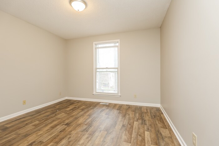 Building Photo - 3507 Clearwater Dr