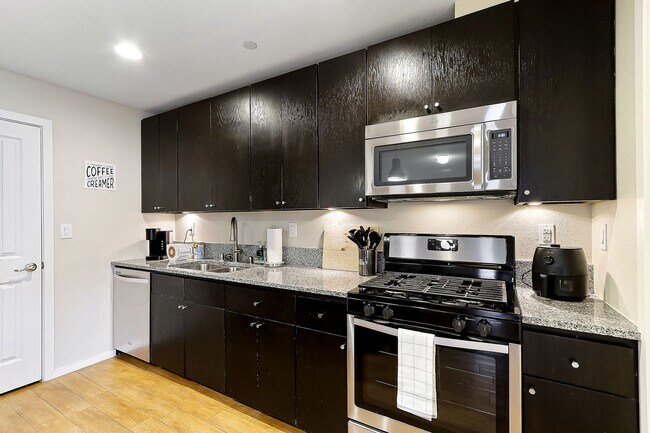 Building Photo - Spectacular Two Story Westside Duplex With...
