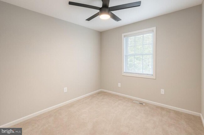 Building Photo - 9000 Marcellas Dr