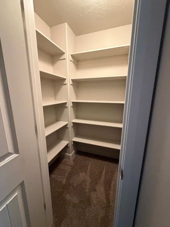 Building Photo - Luxury Townhome in Santa ClaraStunning 3 BR, 2.5 BA Townhome with Spectacular Views!