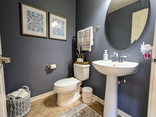 Building Photo - 2221 S Crambourne Way