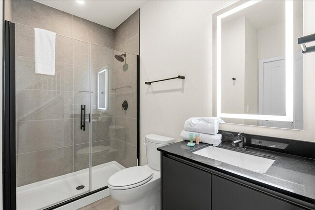 Building Photo - 1385 PEACEFUL Way