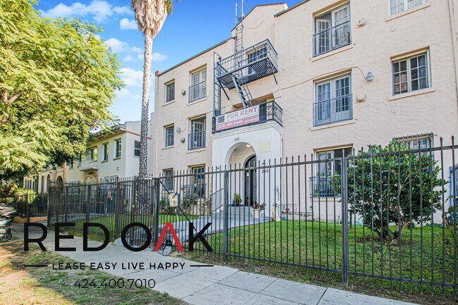 Building Photo - 246 S Kenmore Ave