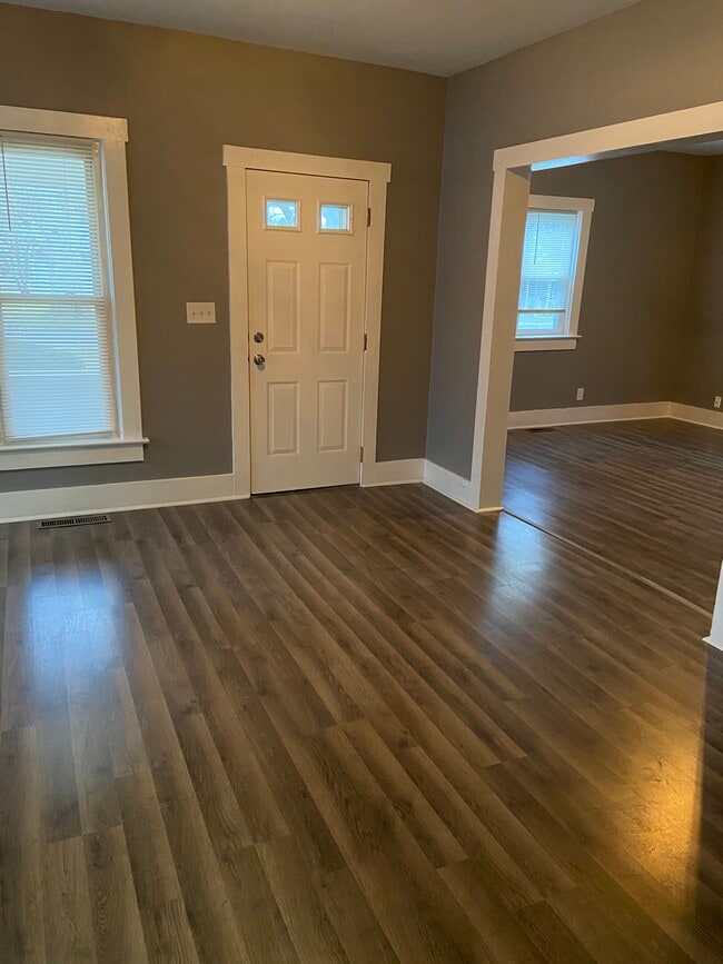 Building Photo - 631 Central Ave