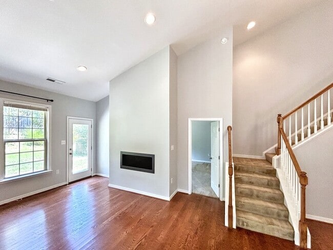 Building Photo - 600 Haven Mews Cir