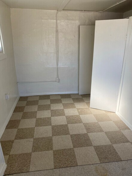 Building Photo - 1020 Cedar St