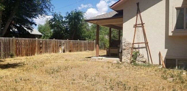 Building Photo - Spacious 4 Bed, 2 Bath Home with Finished Basement, Large Deck & Yard Near CSU